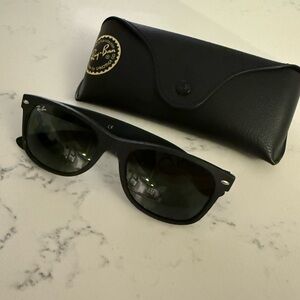 Ray-Ban Black Sunglasses with Case